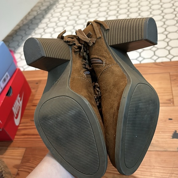 Mossimo Target fringe boots 7.5 EUC - Picture 3 of 3